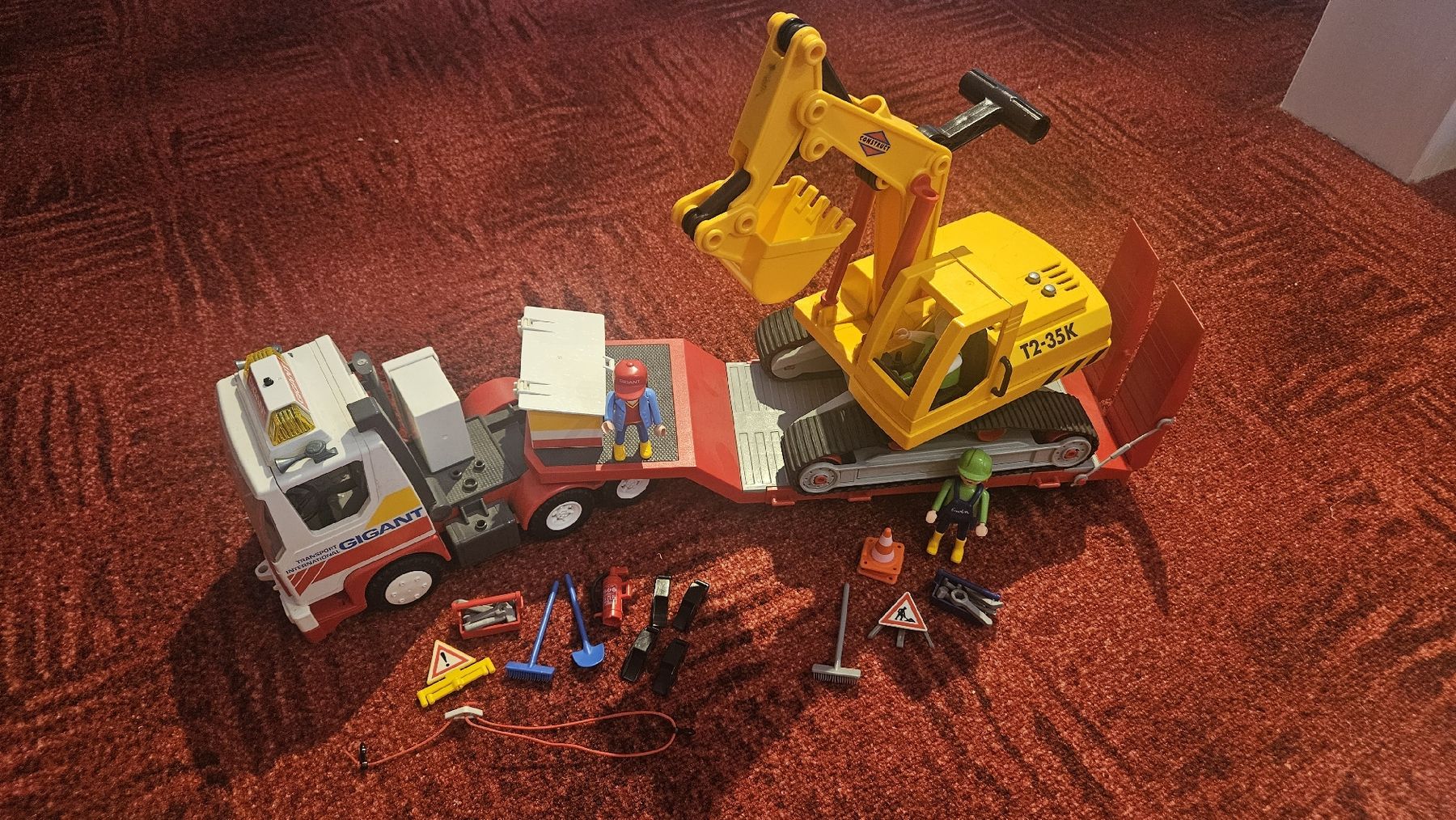 Playmobil Spielzeuge: Playmobil Tieflader 3935 mit Bagger 3001 – Gebraucht aus Rudolfstetten von Hoppel17
