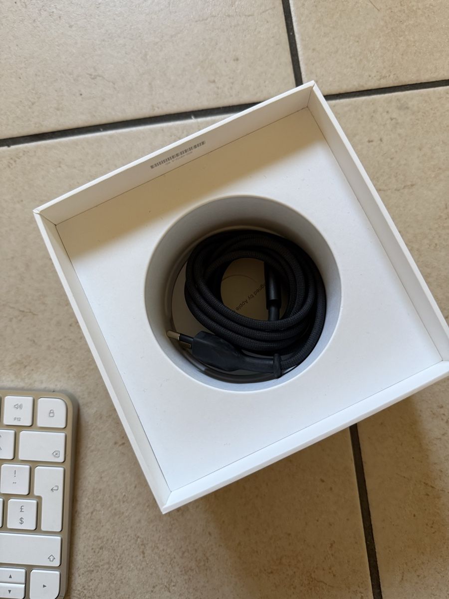 Apple PC: Mac Mini M4 - Stand - Mouse - Tastatur Apple – Usato da Lausanne venduto da LePetitBrocanteur 2