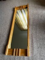 Vintage-Holzspiegel mit dekorativem Rahmen