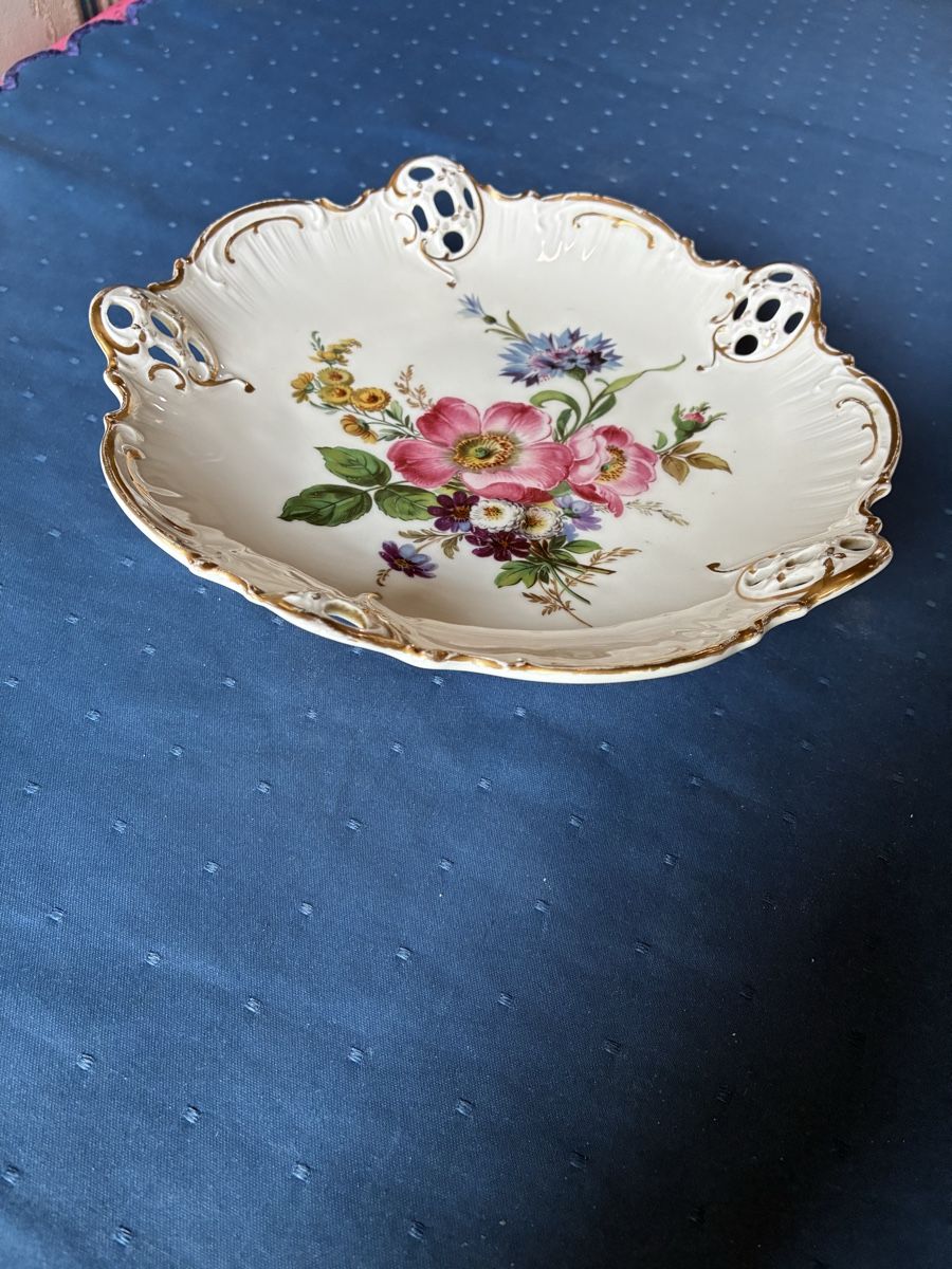 Rosenthal Schalen: Rosenthal - Gebäckschale auf 3 Füsschen  – Gebraucht aus Dornach von Rosengarten