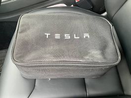 Boule attelage Tesla Model Y