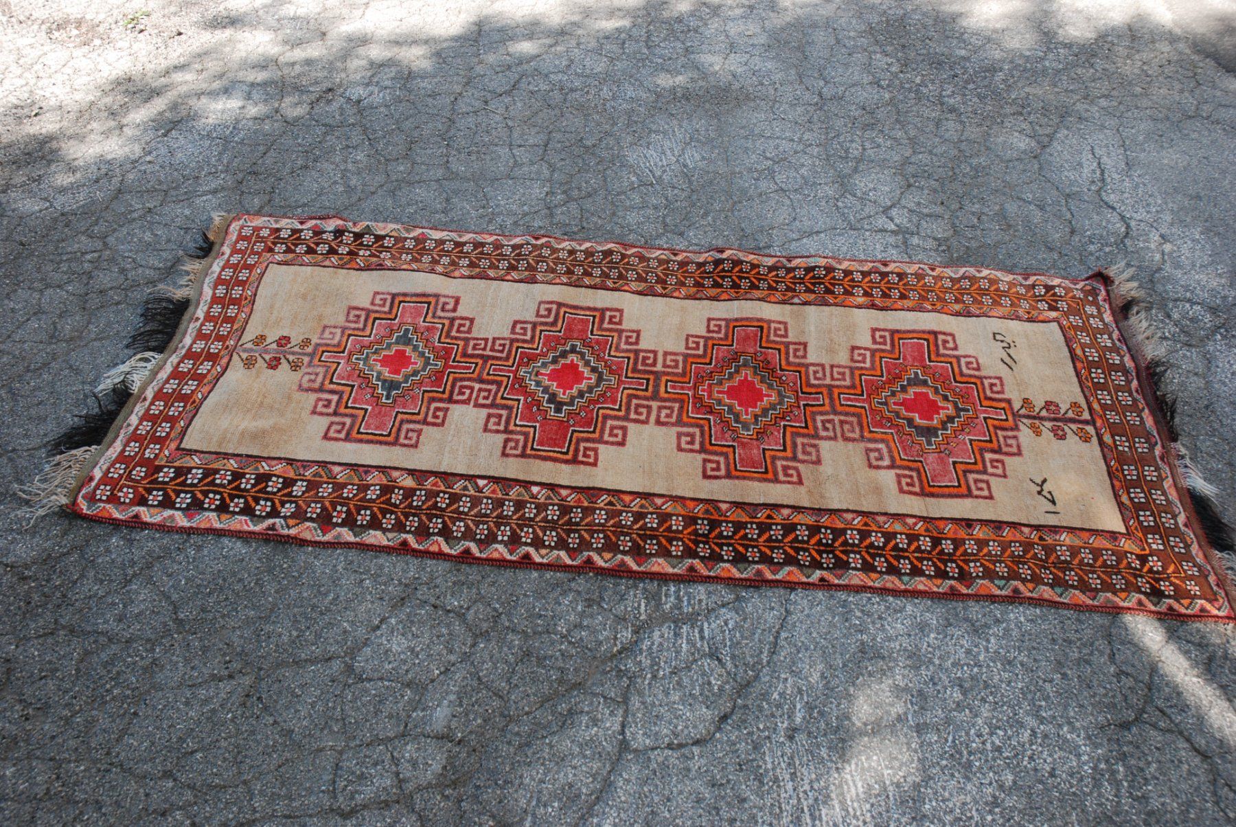 Gabbeh Tappeti: tapis nomade – Usato da La Chaux-de-Fonds venduto da loba2 1