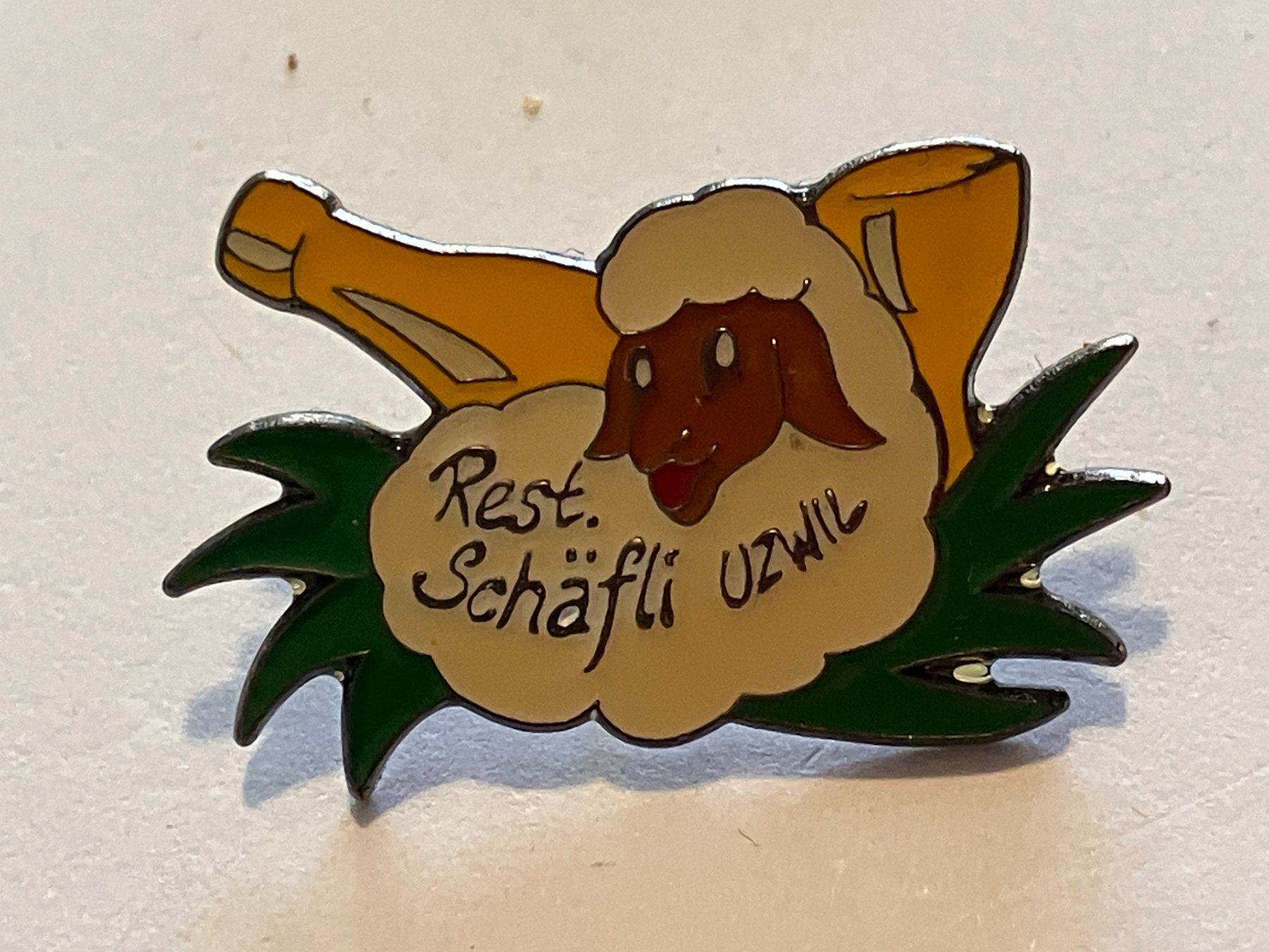 Placchette & Badge: 1 Pin Restaurant Schäfli Uzwil – Usato da Basel venduto da djwwpp