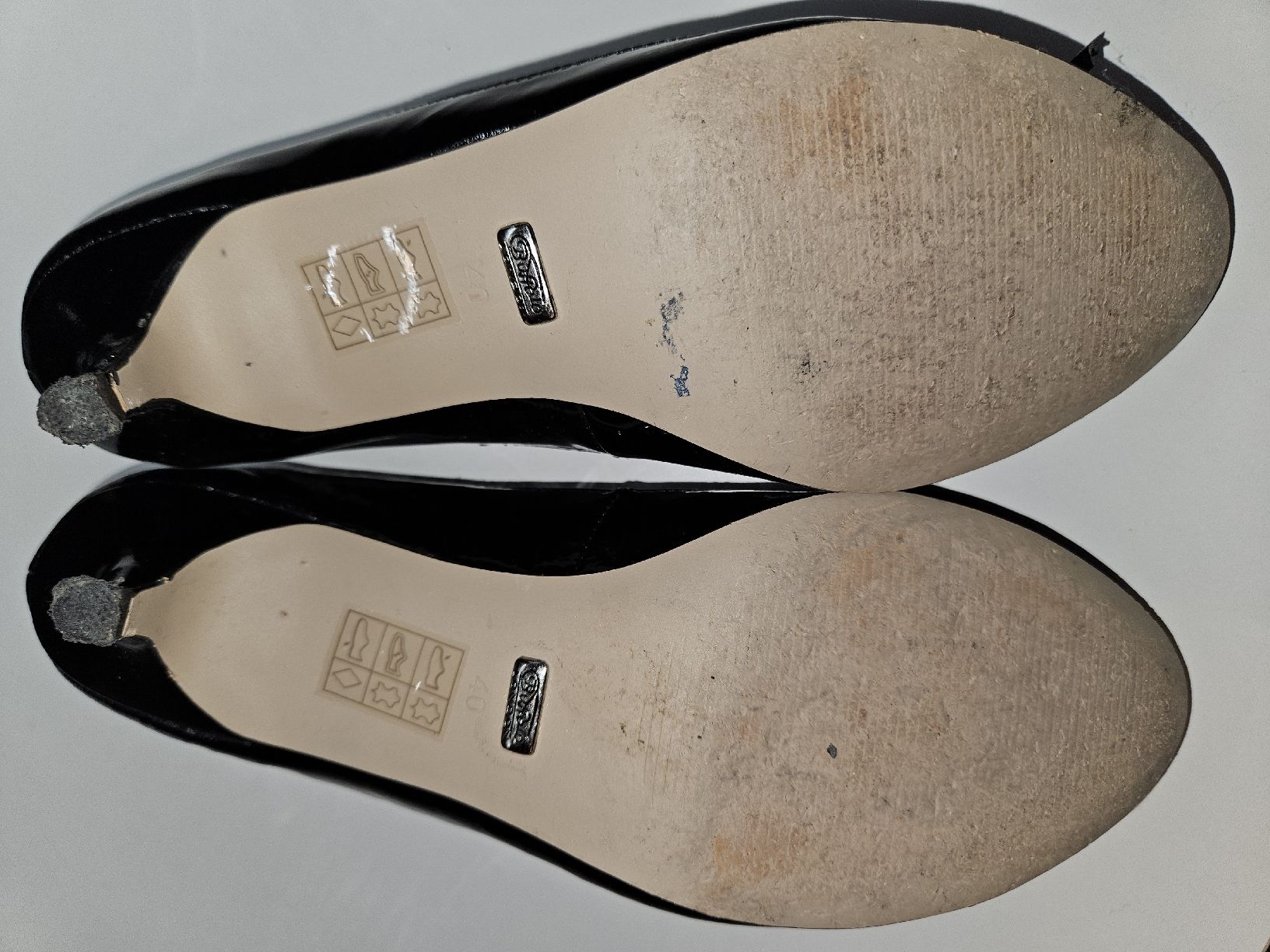 Buffalo Scarpe da donna: Buffalo Pumps Gr. 39 Lacklederoptik schwarz – Usato da Rheineck venduto da Eulalia40 2