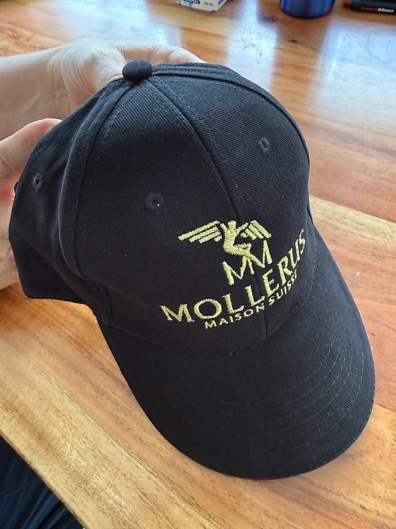 Maison Mollerus Copricapi, berretti & cappellini: Maison Mollerus Baseball Cap Black, Gold – Nuovo (secondo la descrizione) da Arbon venduto da fki_grd6 4
