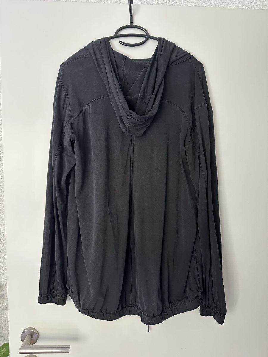 Lululemon Giacche: lululemon jacket size small – Nuovo (secondo la descrizione) da bözberg venduto da amy_7wz8 1
