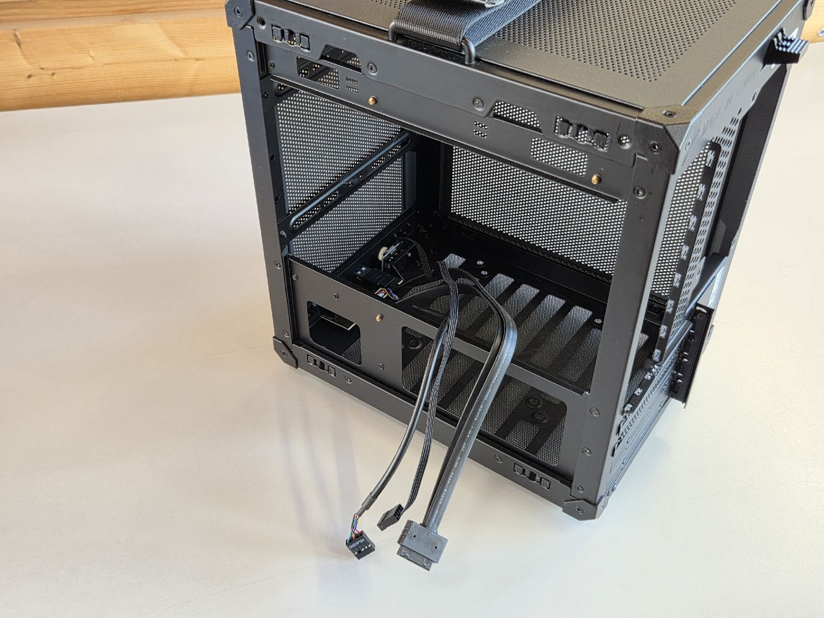 Jonsbo Custodie: Jonsbo C6 Mini Tower PC Gehäuse – Usato da Rotkreuz venduto da vabu33 2