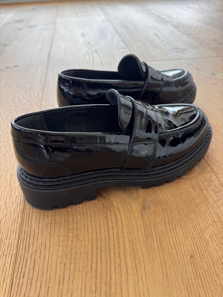 Scarpe da donna: ZIGN Lack-Leder-Loafer in Gr. 39 – Usato da Altendorf venduto da PiaLang 1