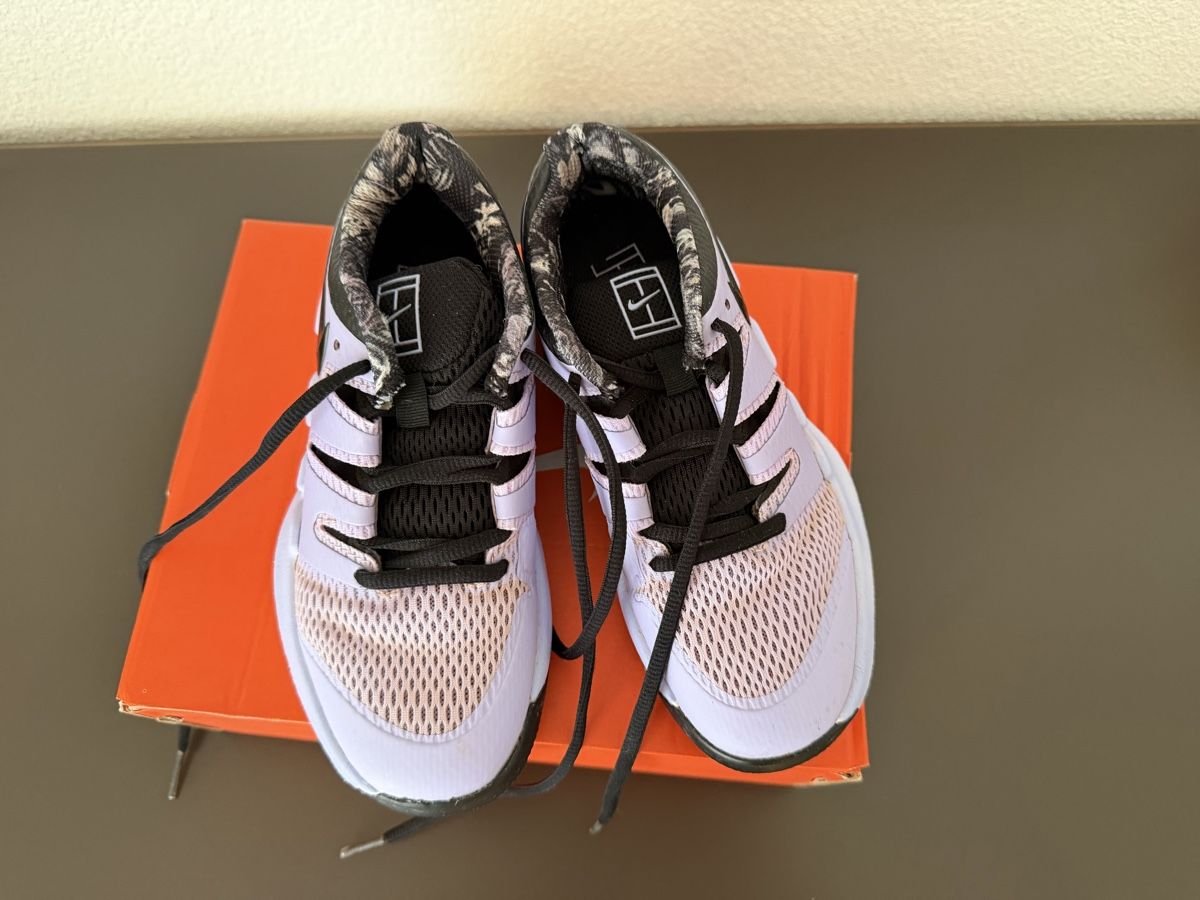 Nike Scarpe per ragazzi: Nike Vapor X Grösse 32 – Usato da Bern venduto da Olenush 2