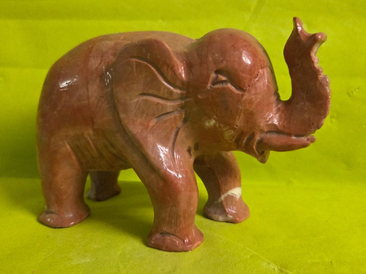 Sculture & Statue: Schöner Elefant aus Marmor 12cm – Nuovo (secondo la descrizione) da Roggliswil venduto da Mabelco