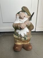 Alter, charmanter Gartenzwerg aus Terrakotta