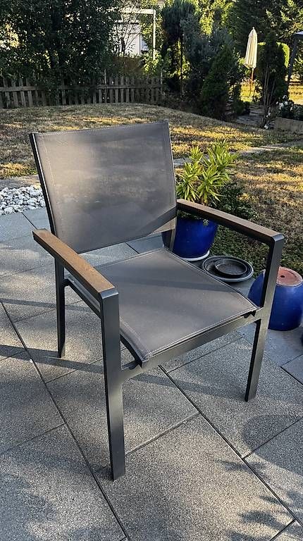 Set di tavolo e panche: Gartentisch und 6 Stühle – Usato da Allschwil venduto da miirlee 2