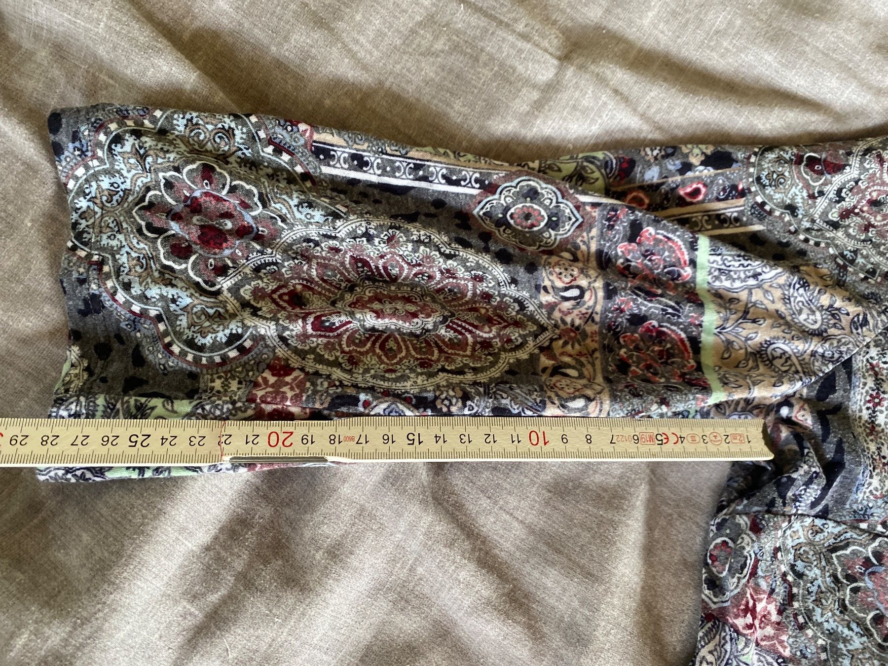 C&A Blusen: CANDA C&A BLUSE/SHIRT Gr.42/44 bunt gemustert – Gebraucht aus Frauenfeld von Boldi46 2