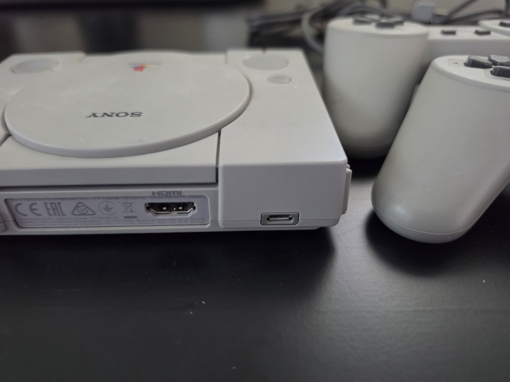 Sony Console: Sony PlayStation 1 Konsole mini mit 2 Controllern – Usato da Wallisellen venduto da BaronesseLea 1