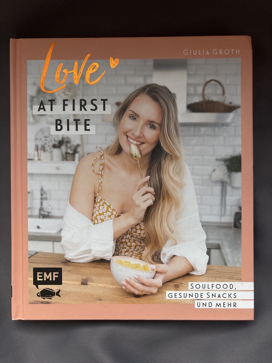 Libri: Love at first bite (Giulia Groth) – Nuovo (secondo la descrizione) da Maienfeld venduto da eli_27lm