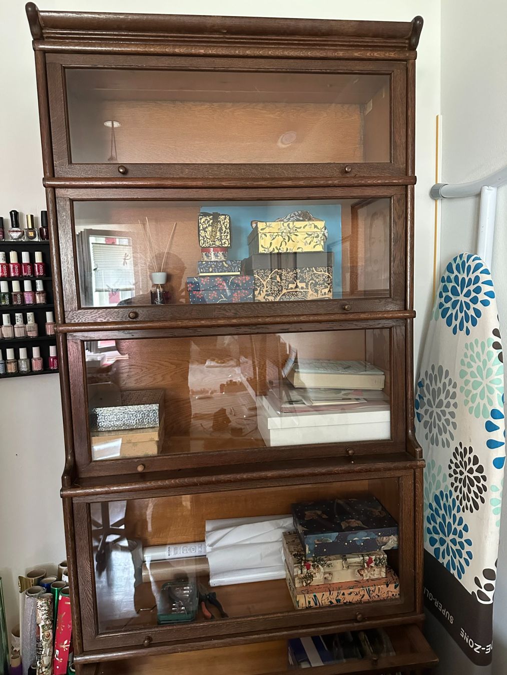 Armadi: Englische Bibliothek, Bücherschrank – Usato da Luzern venduto da Johannas-flohmarkt 3