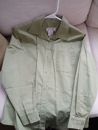 Almost new! Larry Levine Petite Suits Shirt - Green - Size M