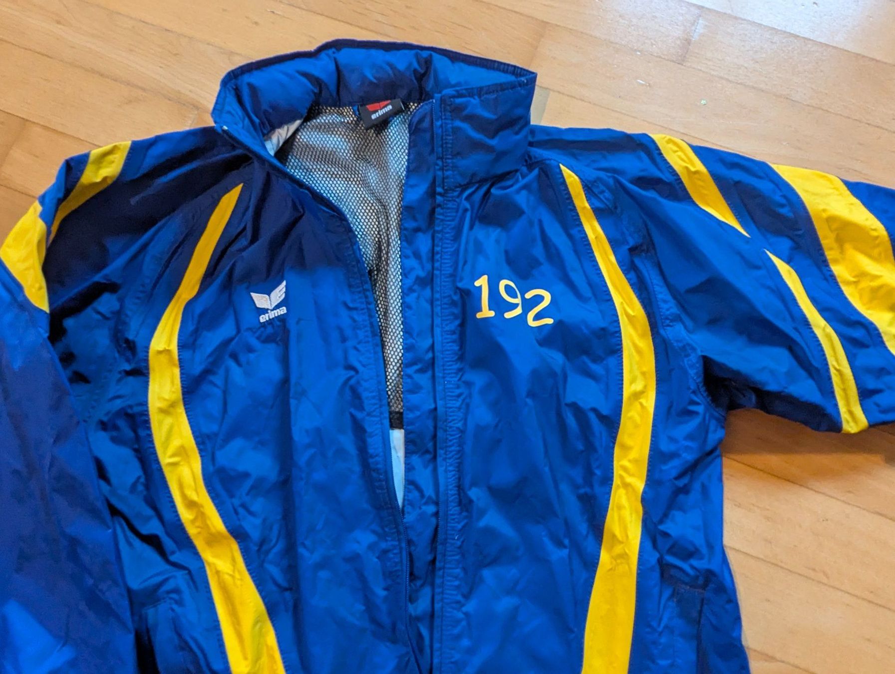 Erima Giacche: Regen-Trainingsjacke Grösse 3 Erima – Usato da Unterengstringen venduto da Olifant4 3