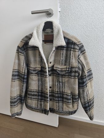 Jacke Levi's Grösse M kariert mit Sherpafutter guter Zustand