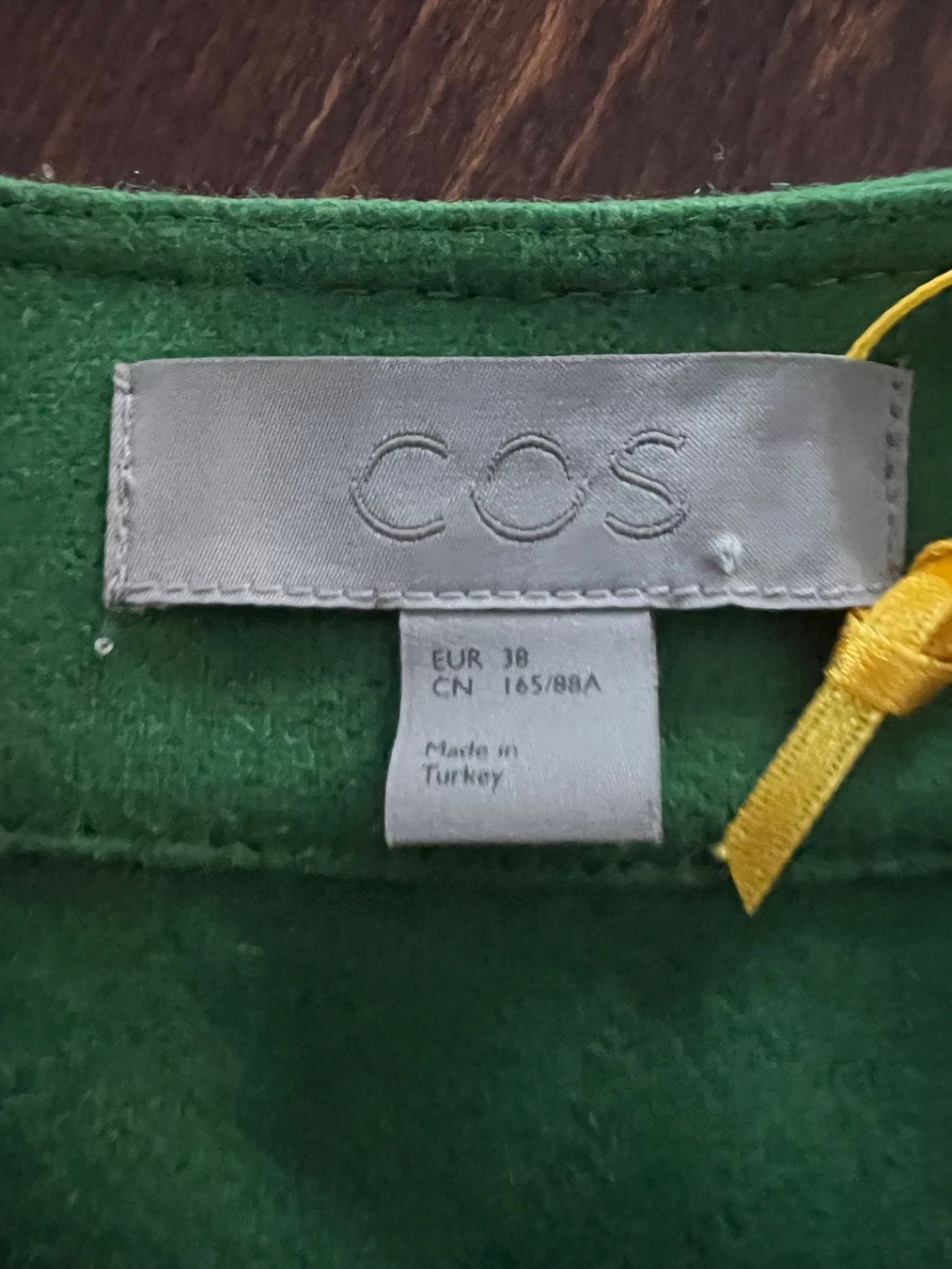 Cos Cappotti: COS - Leichter Mantel Gr. 38/40 – Usato da Ebmatingen venduto da Mistelu 3