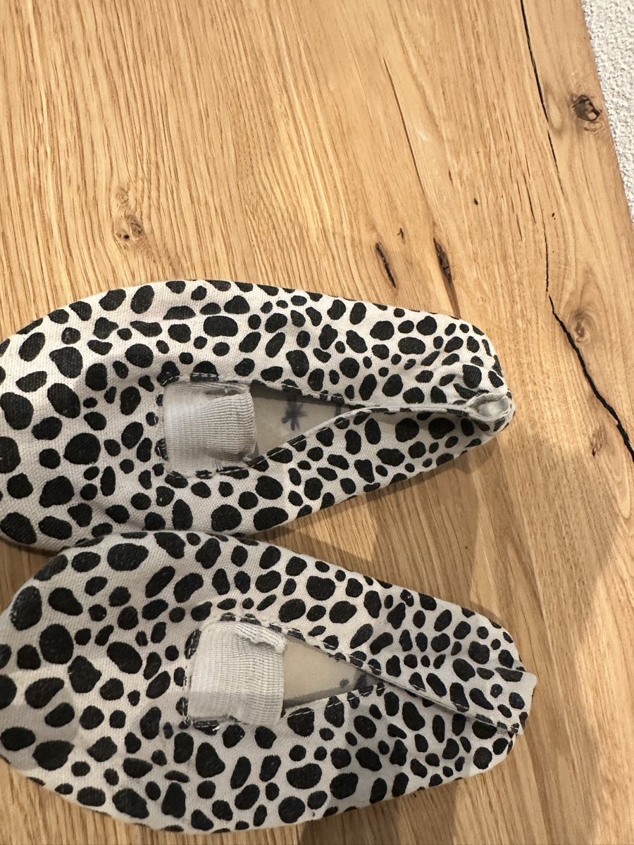 Chaussures garçon: Turntäppeli Kinder Grösse 30 – D'occasion à Russikon par sabi020