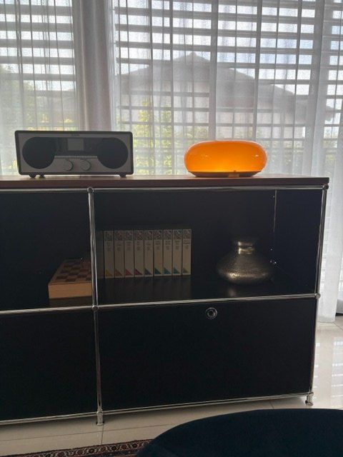 Meubles TV: FLEXCUBE Sideboard mit Nussbaumholzplatte – D'occasion à Grüningen par Elle-Ber 1