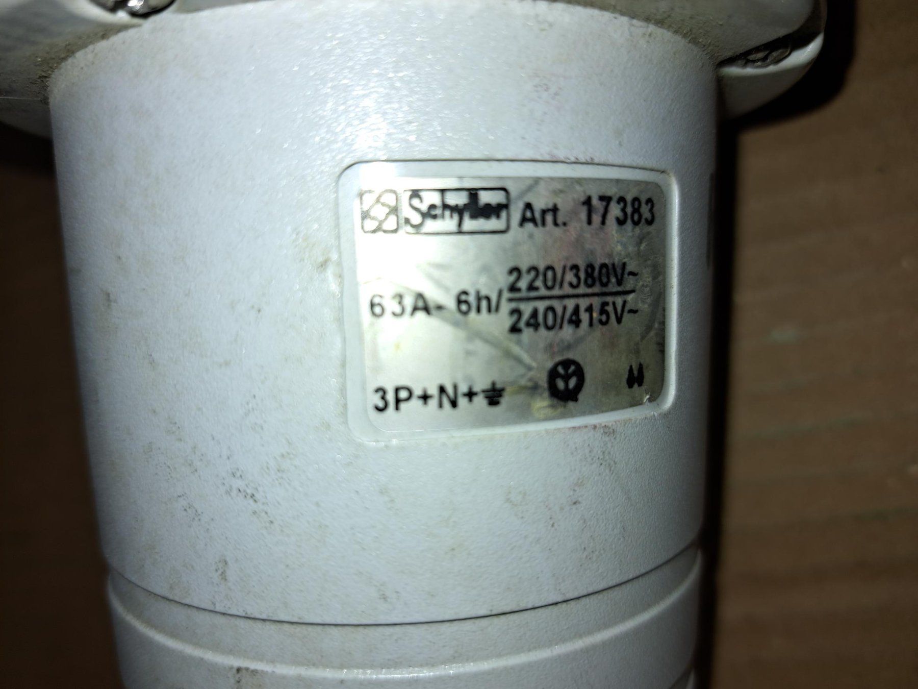 Spine: Stecker Cee 63 – Usato da Sursee venduto da Alhpa 1