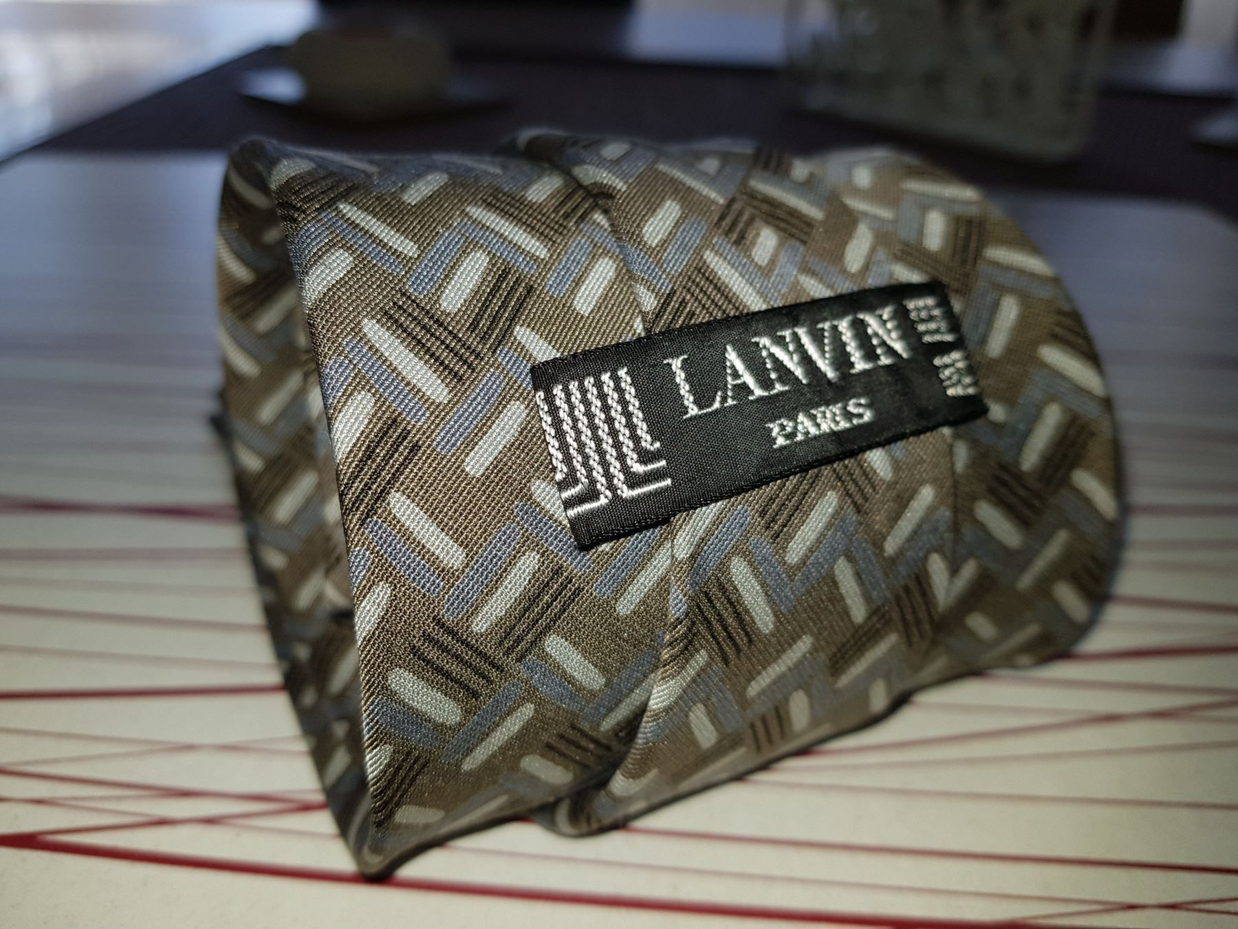 Lanvin Cravatte: LANVIN Cravate en soie / seiden Krawatte – Usato da Cossonay-ville venduto da Super-Price-Quality 7
