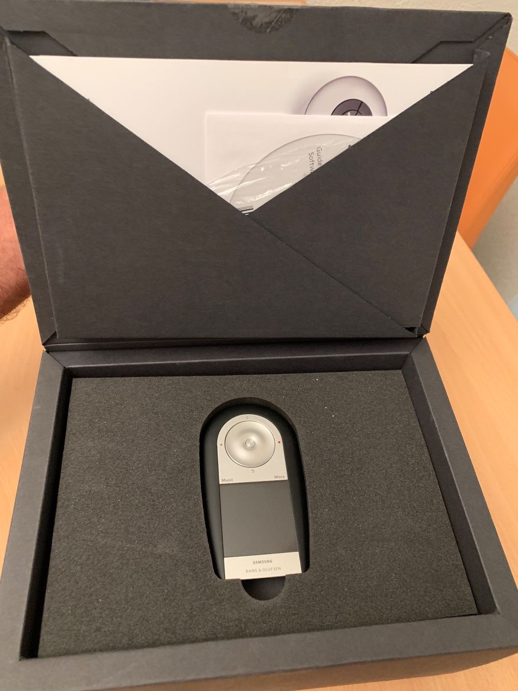 Bang & Olufsen Telefone: Téléphone Bang Olufsen Serenata – Neu und originalverpackt aus Neuchatel von RinoICF 2