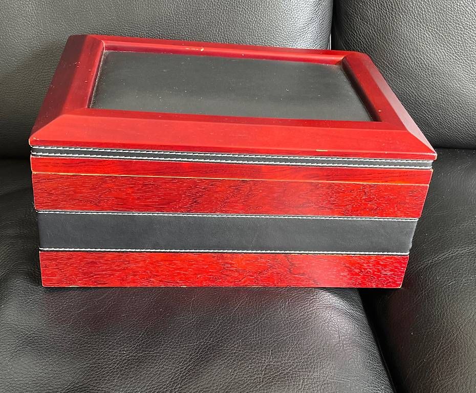 Humidor per sigari: Humidor – Usato da Uetikon am See venduto da kun_6knp