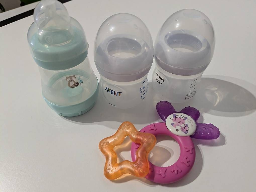 Baby-Mahlzeiten: Schoppenflaschen und Beissringe – Gebraucht aus Baar von manuhaefliger