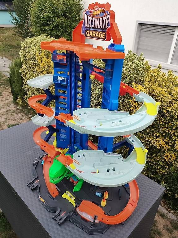Giocattoli: Hot Wheels Ultimate Garage mit T-Rex Angriff – Usato da Dübendorf venduto da Boro82