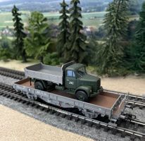 Liliput L235047 Rungenwagen mit Militär-LKW