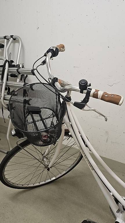 Biciclette: Damenvelo mit Korb und Hamax Kindersitz – Usato da Frauenfeld venduto da Chloepf 1