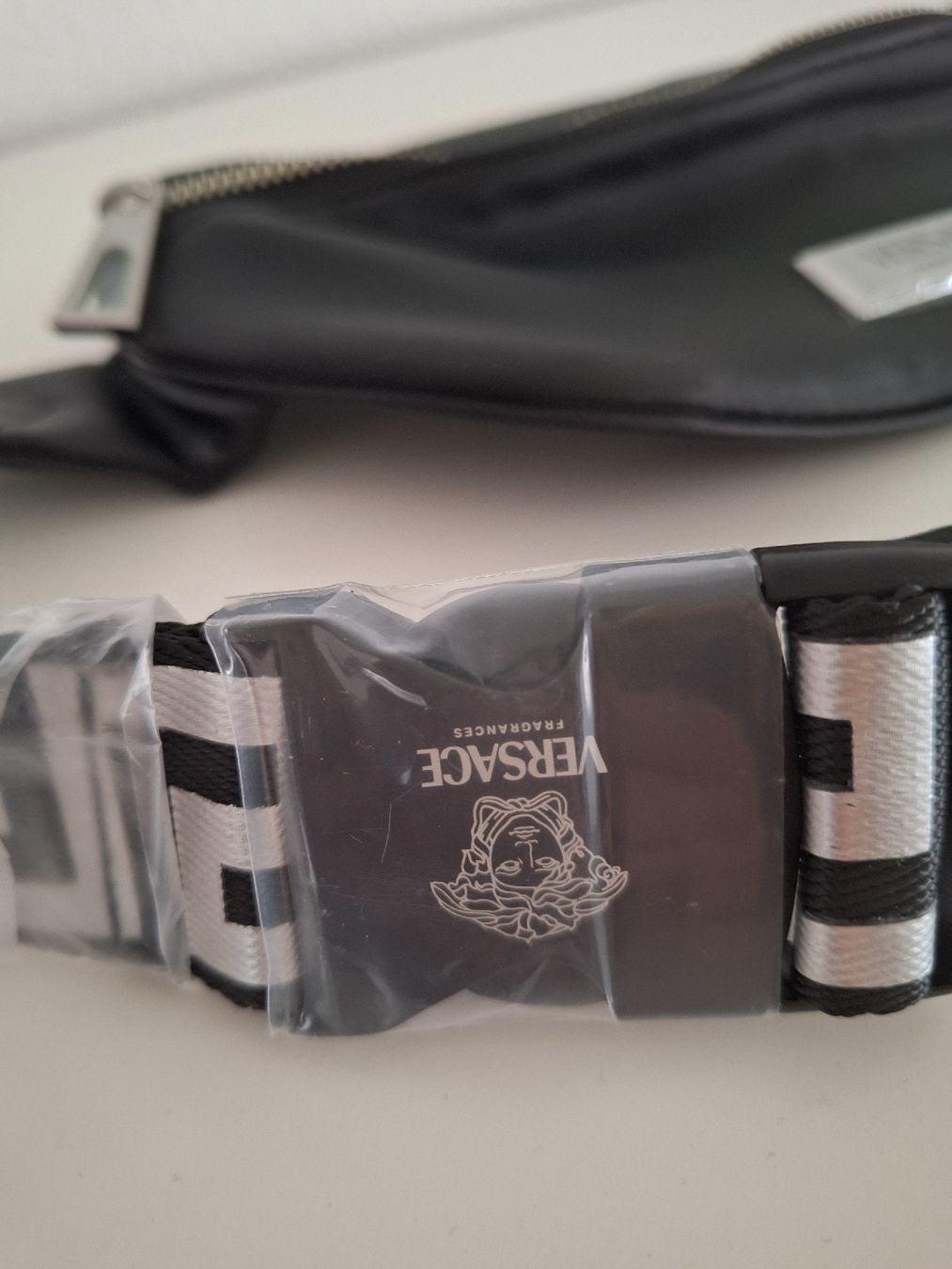 Versace Sacs femmes: Versace Umhängetasche – Neuf avec emballage d'origine à Mumpf par SwissDi 2