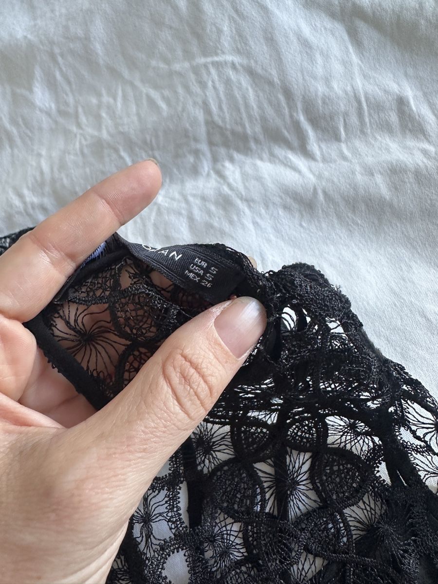 Zara Top: Black Lace Top – Usato da Zürich venduto da Laui91 1