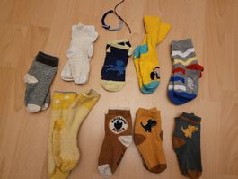 Socjen gr. 23-26 und Armchetteli