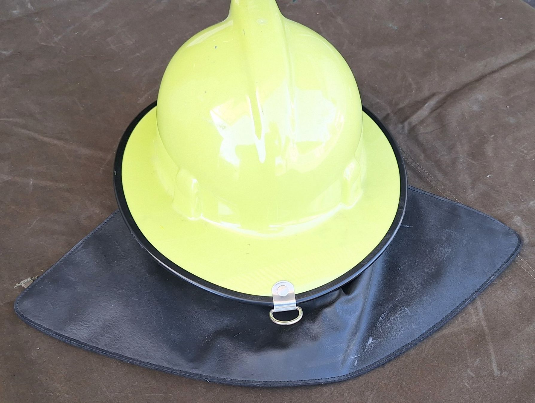 Pompieri: Feuerwehrhelm Stadt Schaffhausen – Usato da Schaffhausen venduto da Hottschili 1