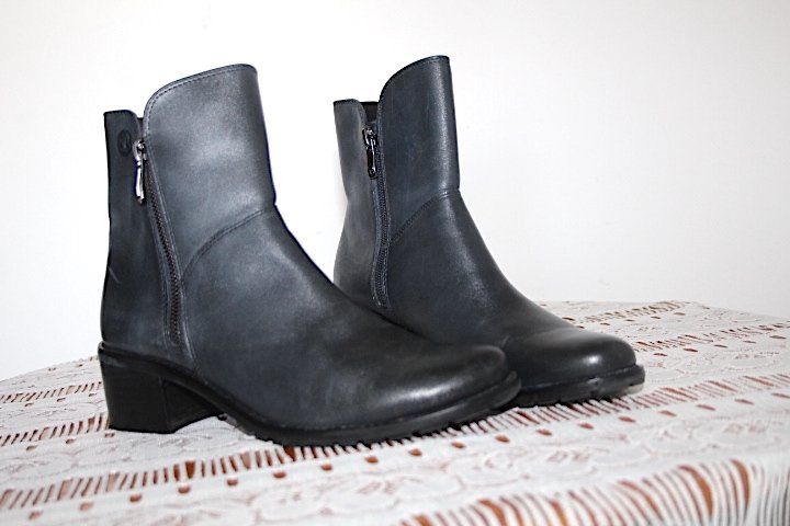 Chaussures femmes: Stiefeletten, Caprice Gr. 38 – D'occasion à Locarno par madame-tus-sauds 1