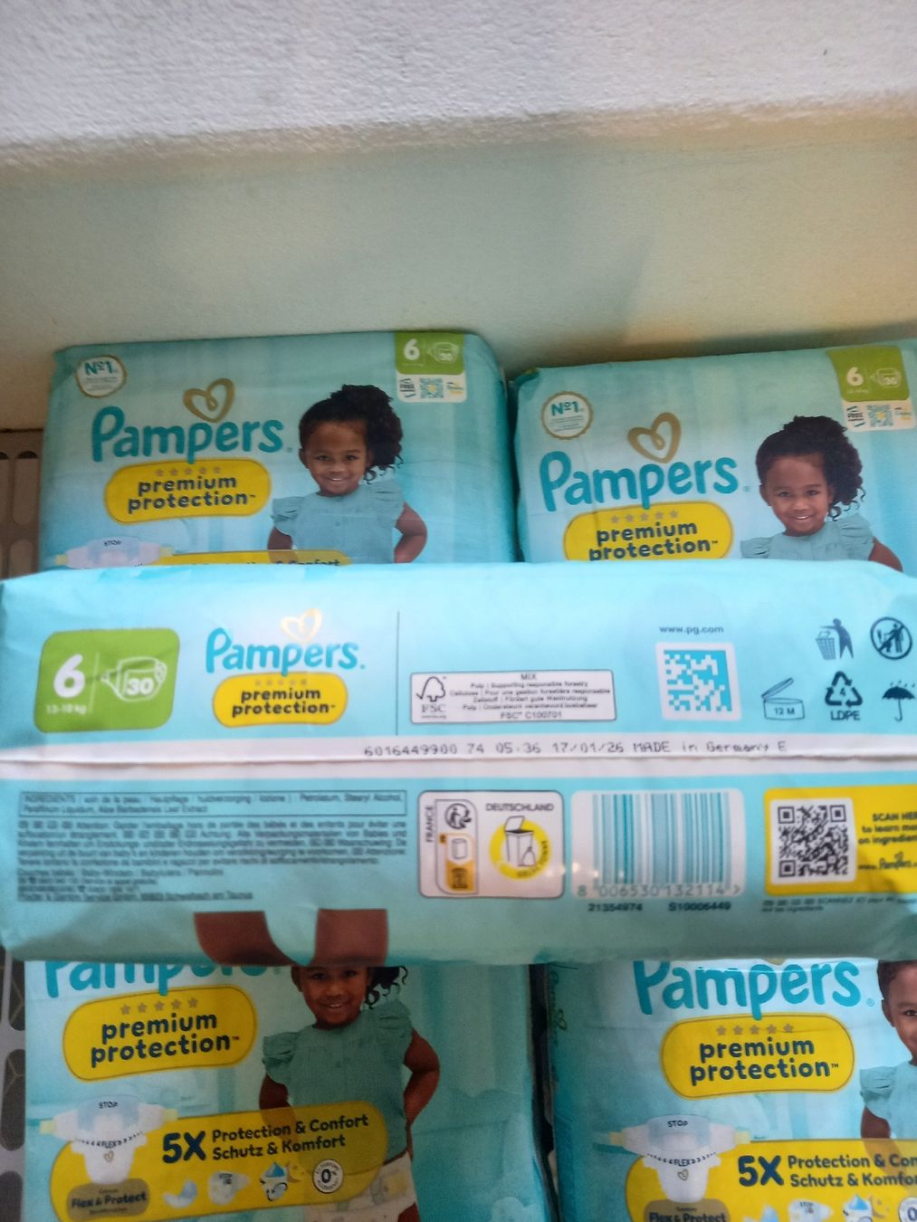 Pampers Secchi per pannolini & Pannolini: Pampers "Premium Protection"; Grösse 6; 5 mal 30 Stk. – Nuovo e nell'imballaggio originale da Zürich venduto da HansBald 4