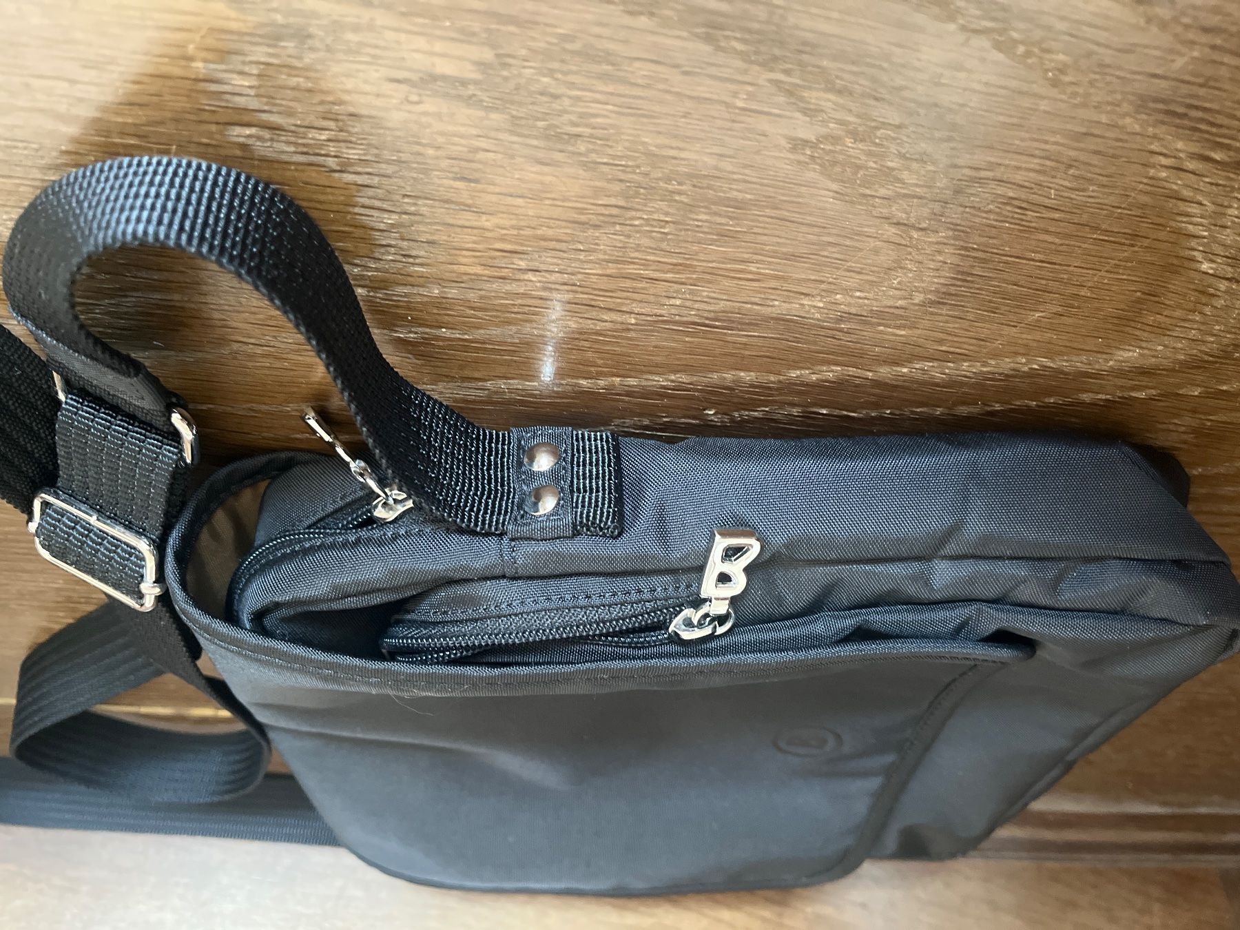 Bogner Borse: Black Bogner Shoulder Bag – Nuovo (secondo la descrizione) da Uetikon am See venduto da erz13 8