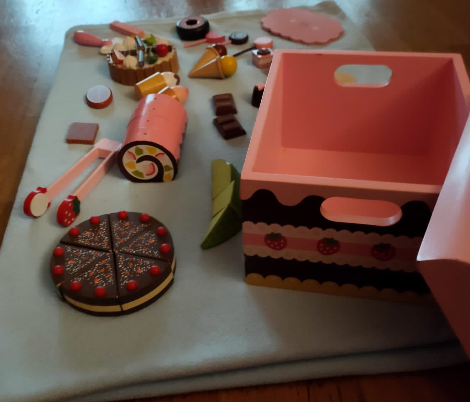 Giocattoli: Dessert Kiste – Usato da Luzern venduto da Luzern_Energy 2