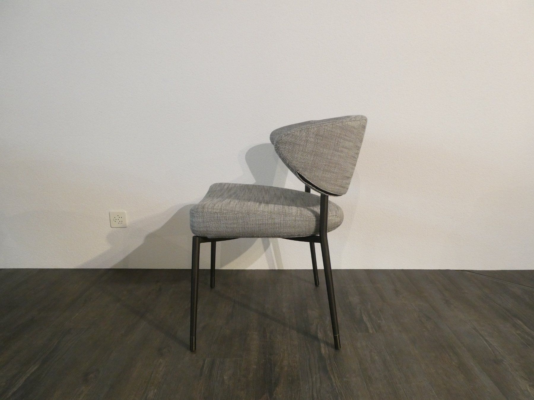 Minotti Chaises: Minotti 4 Esszimmerstühle Mills – Neuf (Voir description) à Wil SG par GAMMA_Wil 5