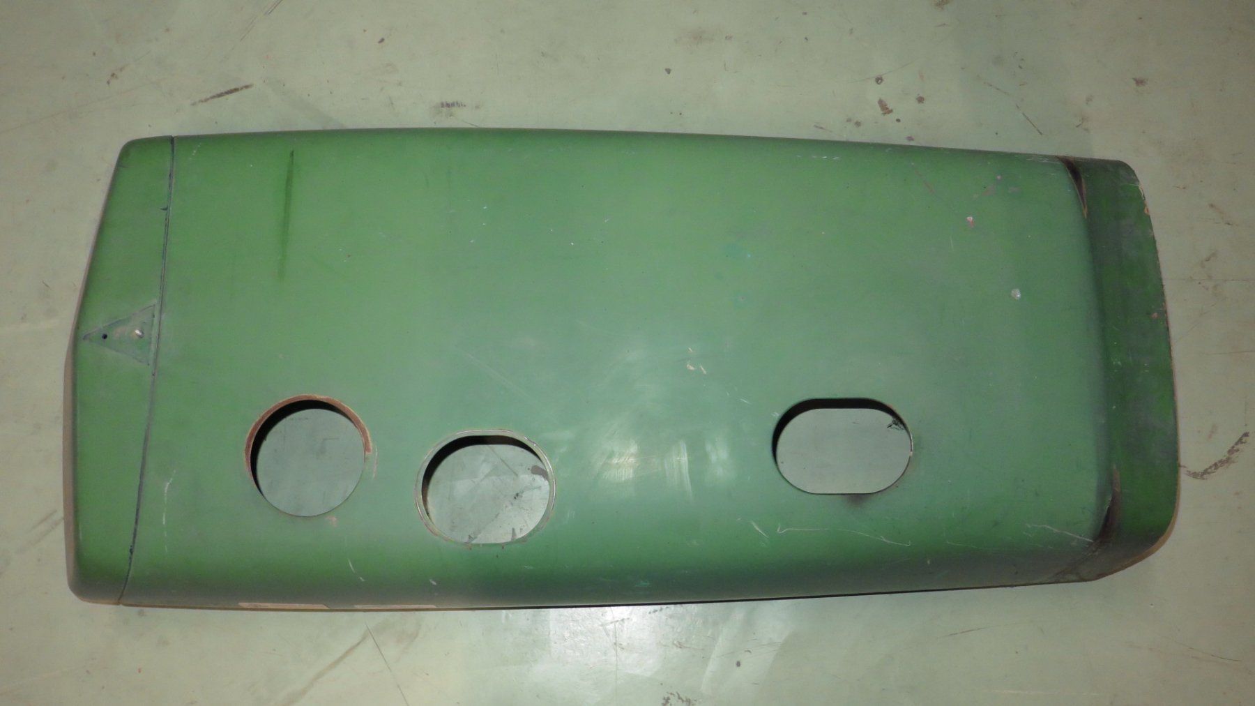 John Deere Traktoren: JOHN DEERE Traktor 1850 Motorhaube – Gebraucht aus Eiken von HSE44