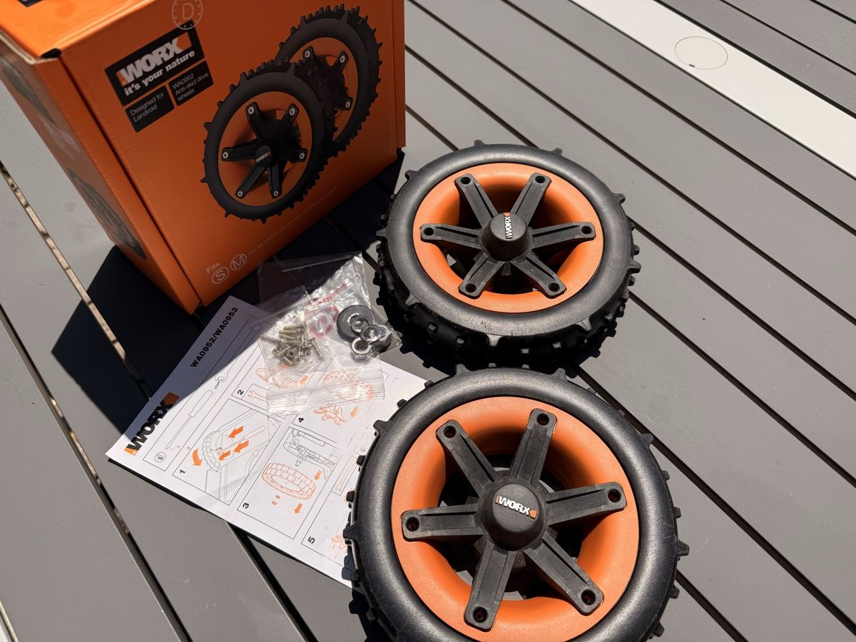 Worx Rasenmäher: Roues haute adhérence WORX WA0952 – Gebraucht aus Blonay von Aviator7