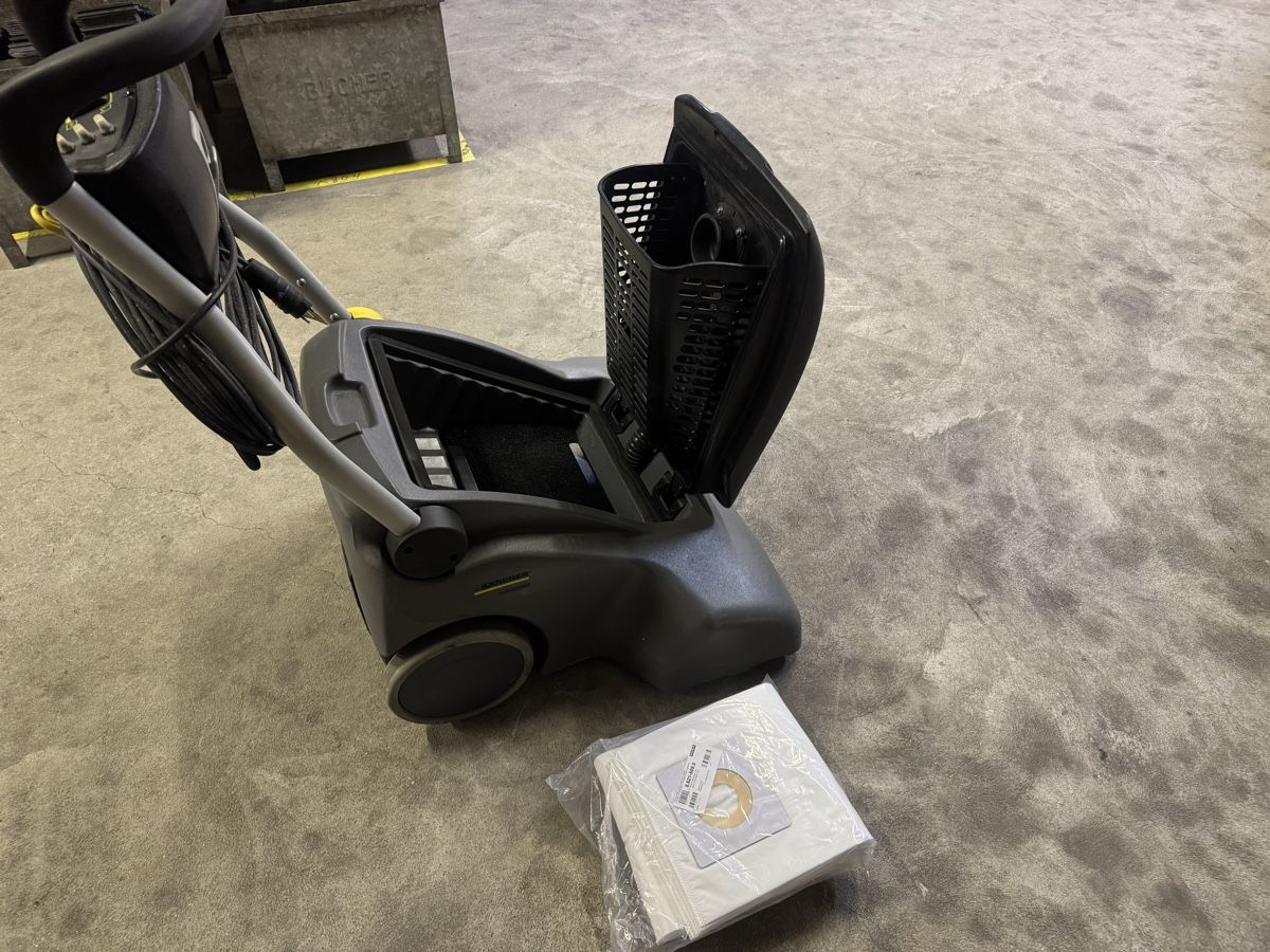 Kärcher Aspirapolveri & Accessori: Kärcher Profi Teppichsauger – Nuovo (secondo la descrizione) da Gipf-Oberfrick venduto da Marcel2012 5