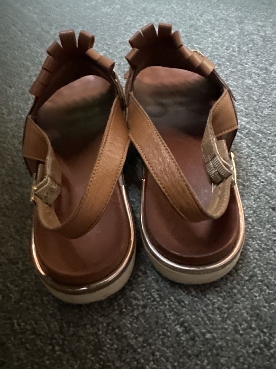 Walder Scarpe da donna: Sandalen Gr 40 – Usato da Baltschieder venduto da YmroBe 2
