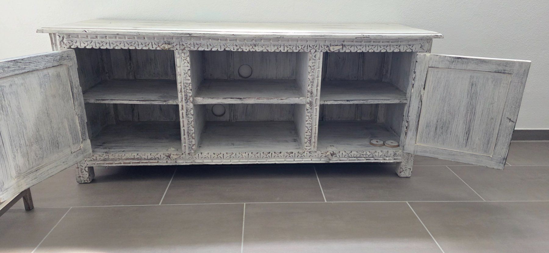 Mobili TV: Shabby Chic TV Möbel – Usato da Zürich venduto da tabita 1