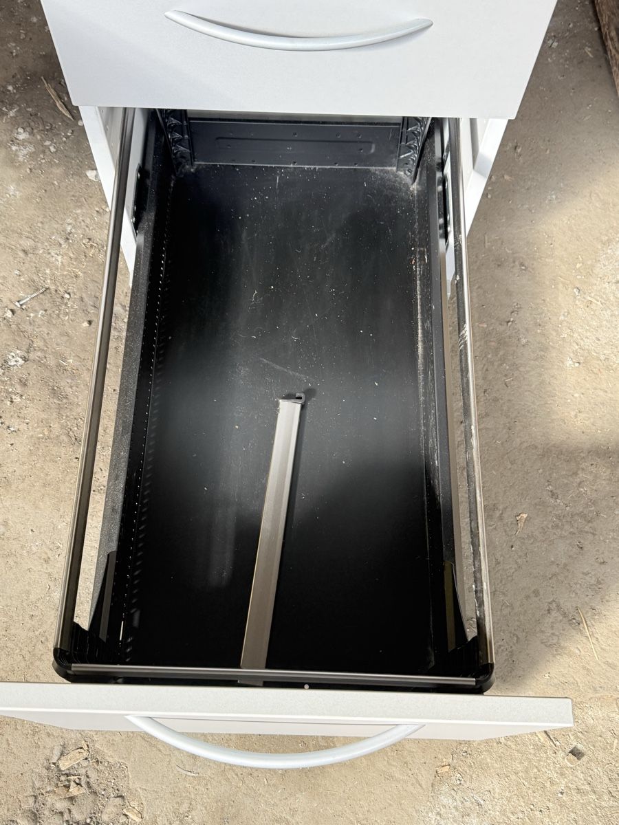 Eléments de bureau: Rollcontainer – D'occasion à Affoltern BE par _Kaeser_ 3
