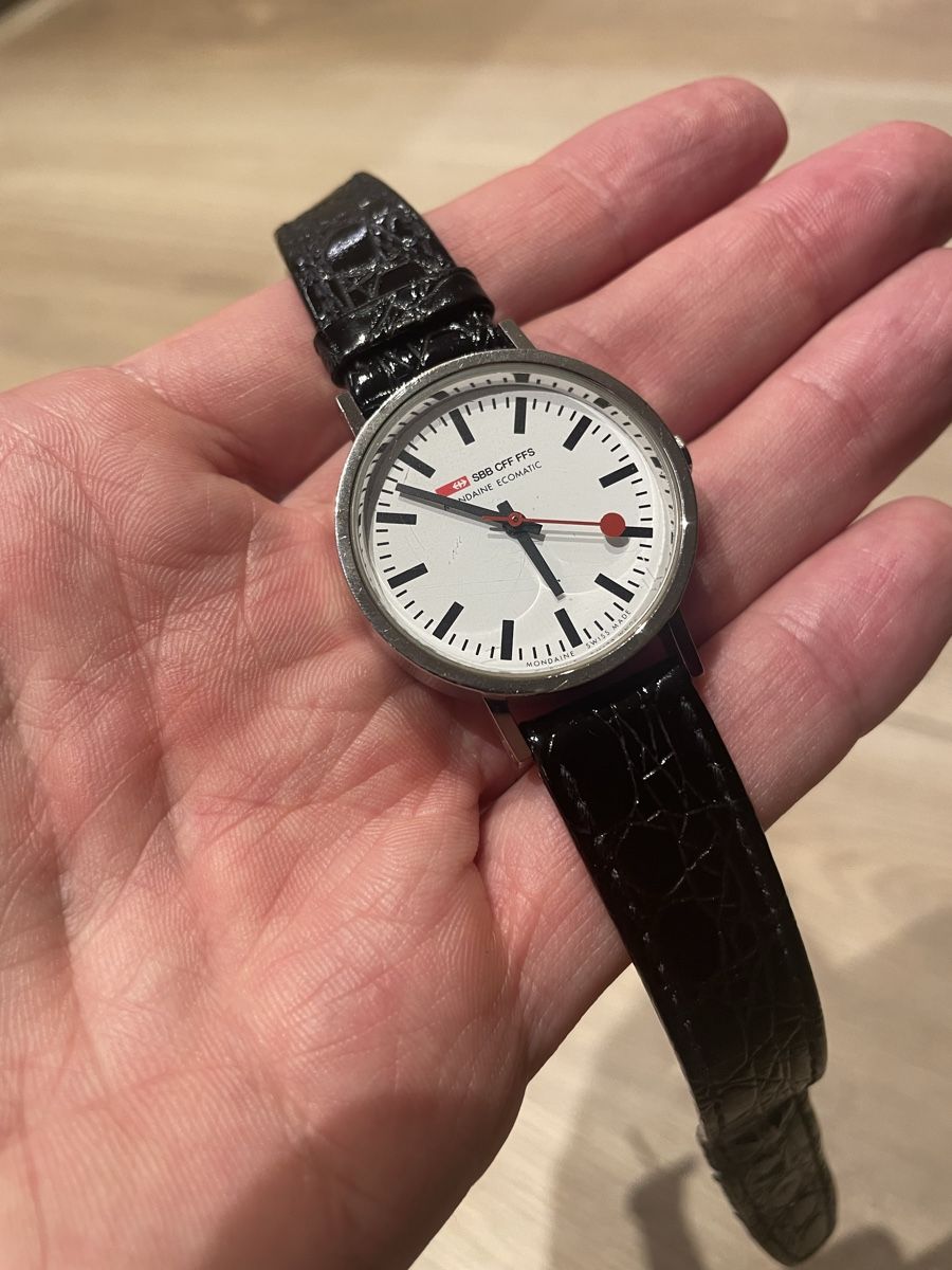 Mondaine Orologi: Mondaine Ecomatic Watch - Leather Strap - 33mm – Usato da Baar venduto da dieUhrenwerkstatt 1